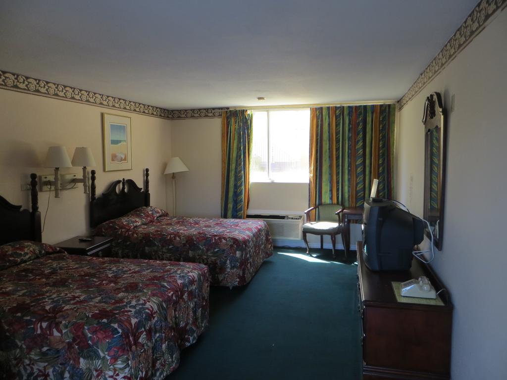 Royal Inn Дейтона Бийч Стая снимка
